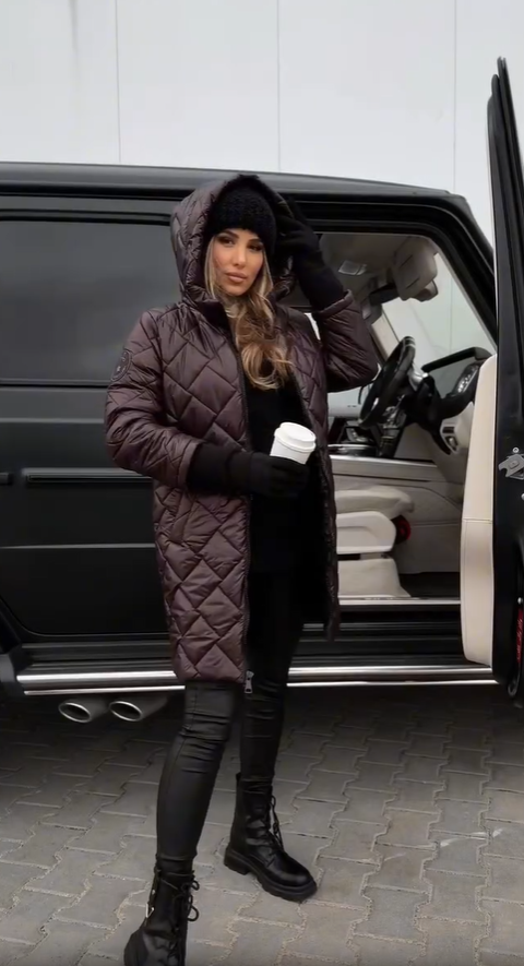 Ina | Elegante Gevoerde Donsjas met Kap